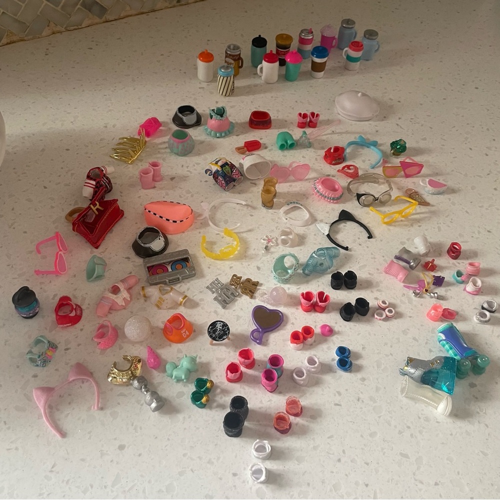 L.O.L. Surprise! Colorful Doll Accessories Set Lot